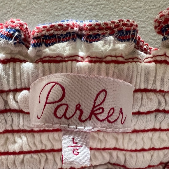 Parker off the shoulder top. Elasticized for the perfect fit. - Picture 3 of 6